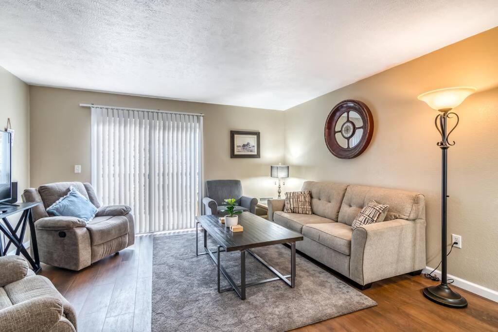 Cozy 3-Bedroom Condo Near Branson Exterior photo